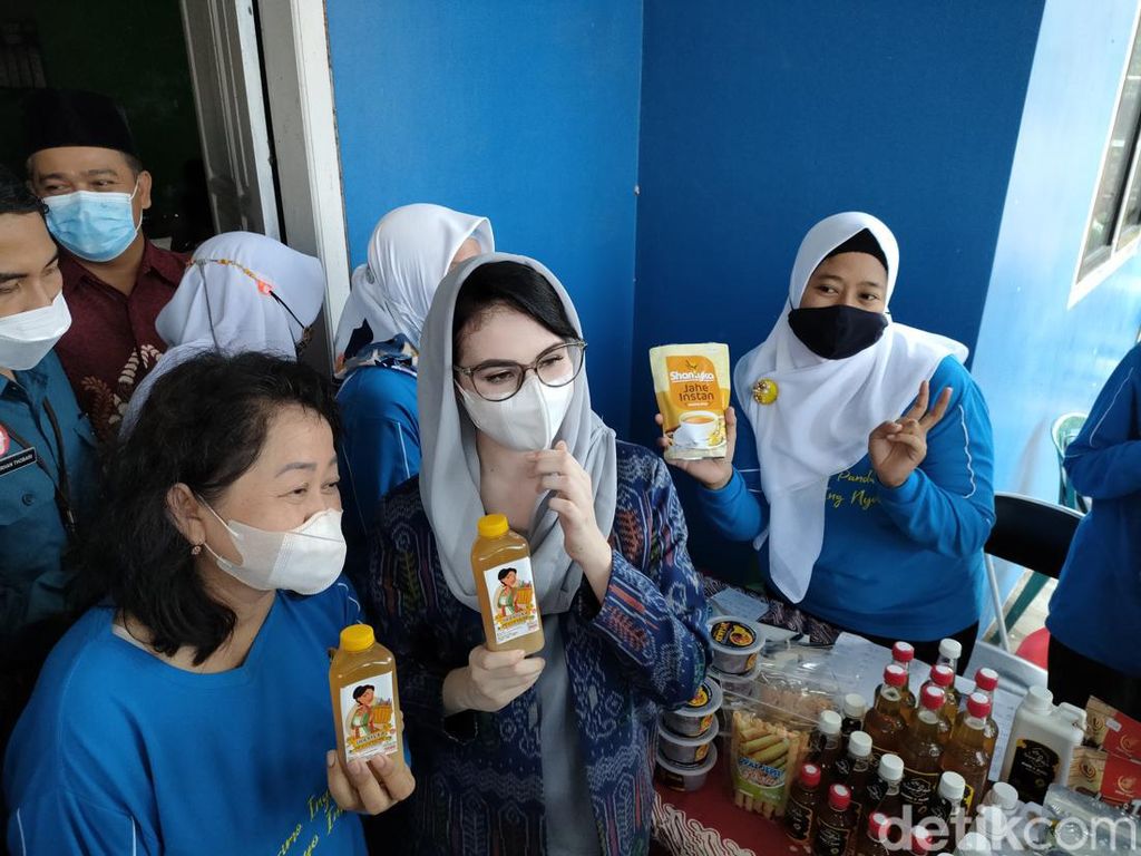 Arumi Bachsin Semangati Pelaku UMKM Kediri untuk Bangkit di Masa Pandemi