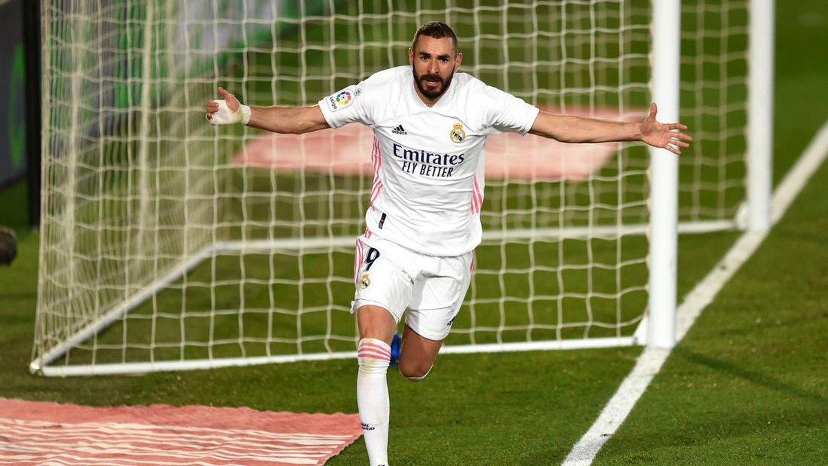 Carlo Ancelotti beum pastikan Karim Benzema bakal main (Foto: Getty Images/Denis Doyle)