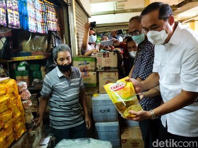 Disidak Mendag, Masih Ada Harga Minyak Goreng Mahal di Kramat Jati