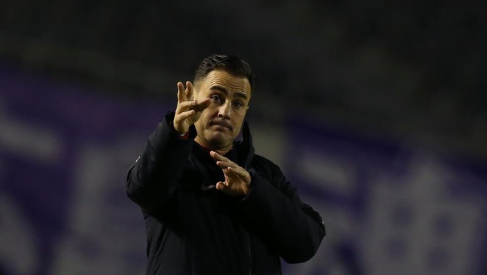 HIROSHIMA, JAPAN - MAY 08: Guangzhou Evergrande coach Fabio Cannavaro reacts during the AFC Champions League Group F match between Sanfrecce Hiroshima and Guangzhou Evergrande at Edion Stadium HIroshima on May 08, 2019 in Hiroshima, Japan. (Photo by Buddhika Weerasinghe/Getty Images)