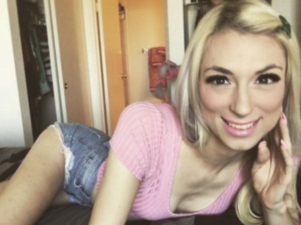 Kiprah Bintang Porno Holly Parker yang Meninggal Dunia