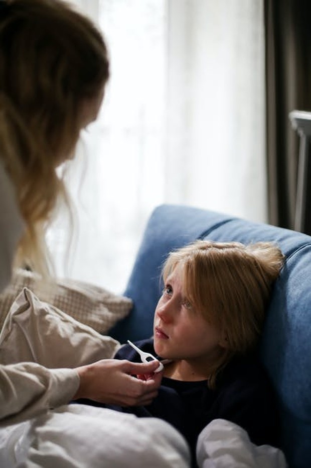 Mudah Terkena Infeksi/ Foto: pexels.com/cottonbro Salah satu gejala kanker darah pada anak ialah membuat anak mudah terkena infeksi.