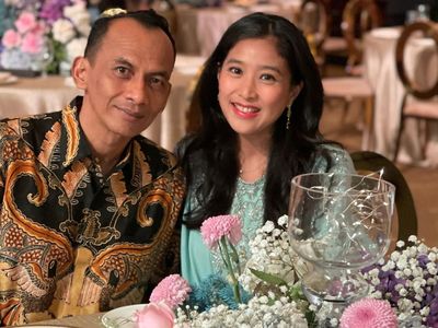 Olivia Zalianty dan Ndaru Kusumo Romantis Terus