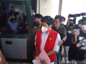 Eks Pejabat Bea Cukai Soetta Tersangka Pemerasan Ini Langsung Ditahan