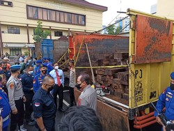 Polisi-KLHK Sita 1.019 Batang Kayu Ilegal di Sumsel, 6 Orang Jadi Tersangka