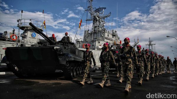 Saat Pasukan TNI AL Unjuk Kekuatan dalam Peresmian Koarmada RI