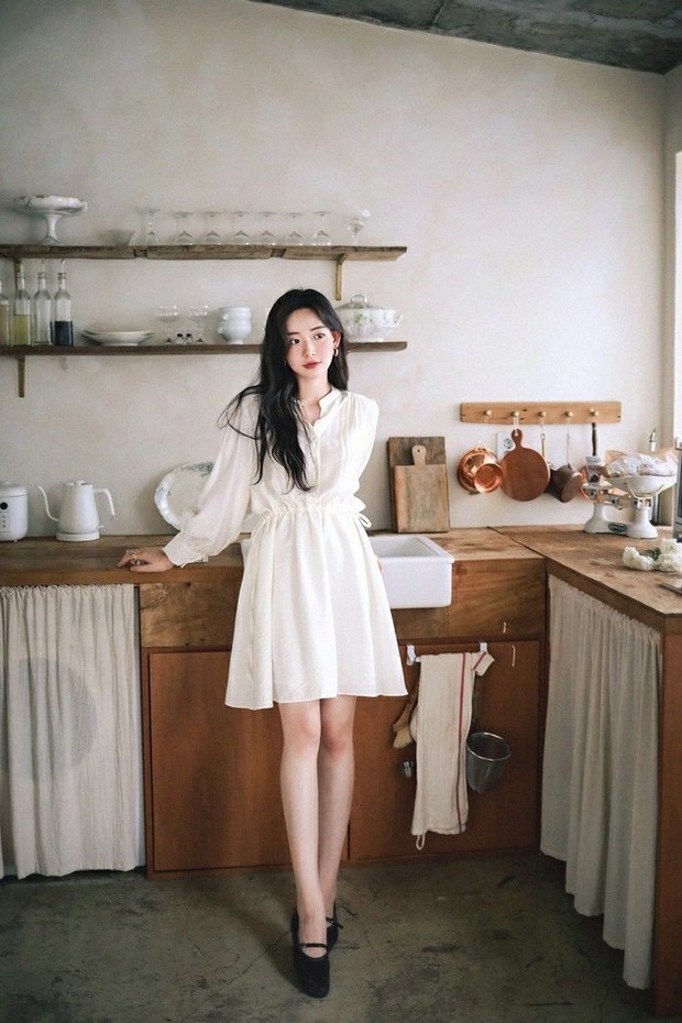 Tampil elegan dengan mini dress