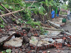 Seorang Ibu di Kota Malang Tewas Tertimpa Tembok Kantor Kecamatan