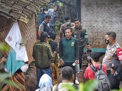 Bupati Dadang Janji Bedah Rumah Warga Cikancung