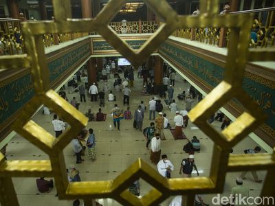 COVID Naik Lagi, Salat Jumat Boleh Diganti Salat Zuhur