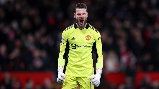 MANCHESTER, ENGLAND - JANUARY 22: David De Gea of Manchester United celebrates his teams first goal during the Premier League match between Manchester United and West Ham United at Old Trafford on January 22, 2022 in Manchester, England. (Photo by Naomi Baker/Getty Images)
