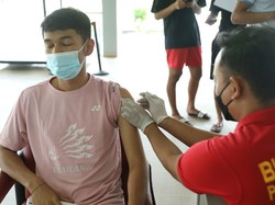 Divaksin Booster di Pelatnas PBSI, Fajar Alfian Harapkan Hal Ini