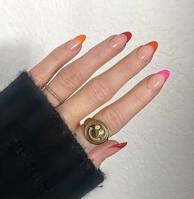 Foto: instagram.com/nails_of_la French manicure modern/