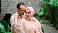 8 Potret Mesra Venna Melinda dan Ferry Irawan di Pemotretan Prewedding