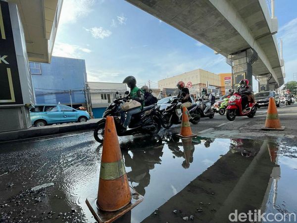 Hati-hati! Jalan Fatmawati Jakarta Banyak Lubangnya