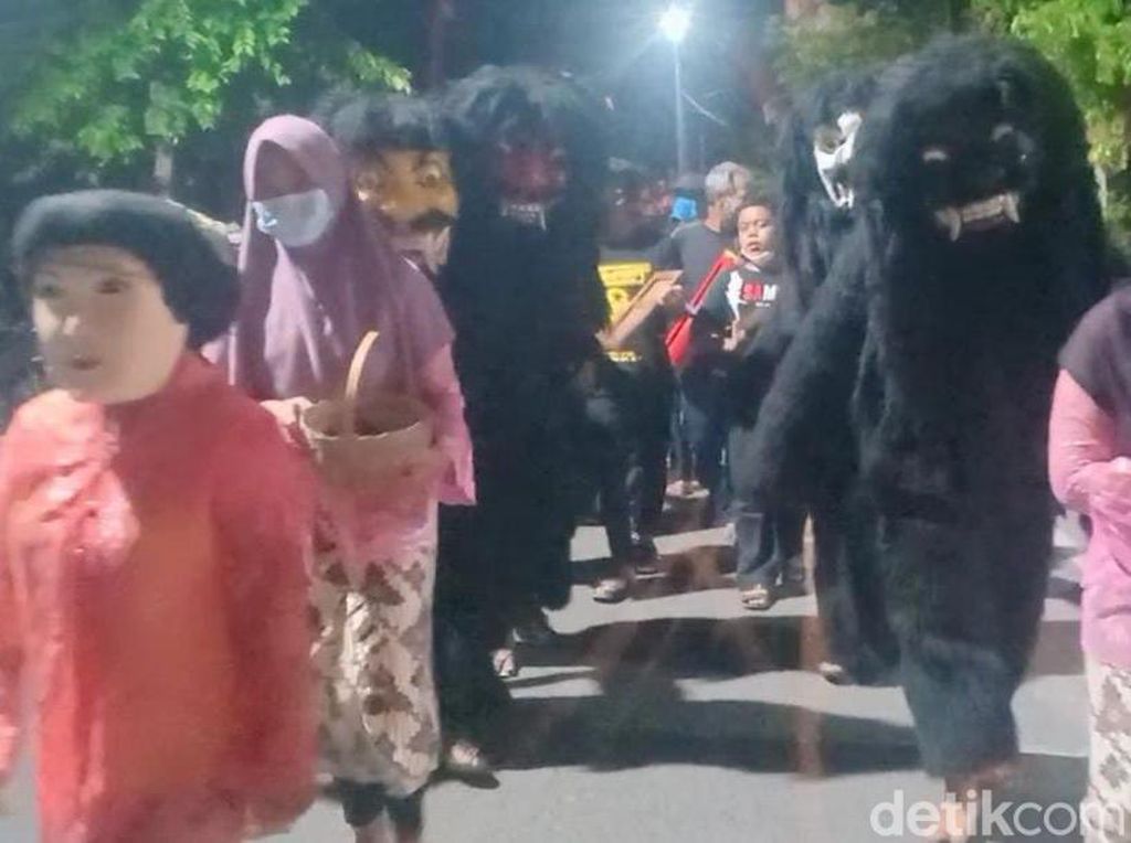 Mengenal Dongkrek, Tarian Khas Madiun untuk Usir Wabah Penyakit Mengenal Dongkrek, Tarian Khas Madiun untuk Usir Wabah Penyakit