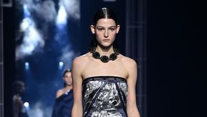 10 Koleksi Busana Fendi Haute Couture Spring/Summer 2022