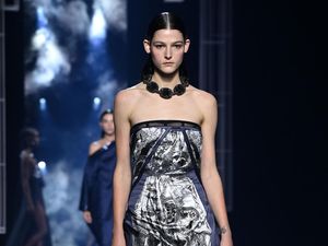 10 Koleksi Busana Fendi Haute Couture Spring/Summer 2022