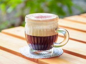 Kopi Dicampur Telur Mentah Lagi Viral, Ini Bahaya yang Jarang Disadari