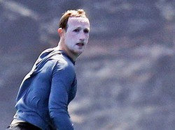 Ternyata Zuckerberg Pakai Sunscreen Tebal Buat Nyamar, Tapi Gagal