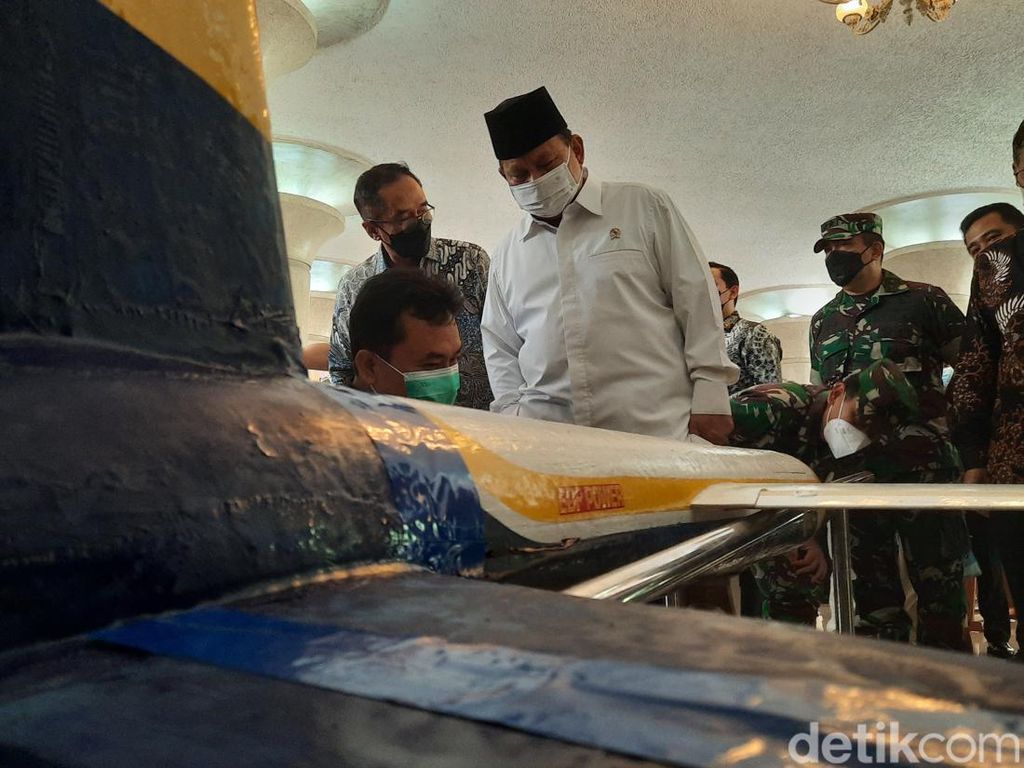 Prabowo Tantang Bos PTDI Produksi 24 Pesawat Setahun Prabowo Tantang Bos PTDI Produksi 24 Pesawat Setahun