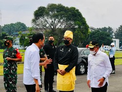Momen Hangat Jokowi Bareng Gubsu-Bobby Sebelum Tinjau Kampung Jeruk di Sumut