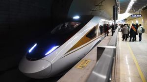 Foto: Kereta Berkecepatan Tinggi dan Stasiun Kereta Api Terdalam di Dunia