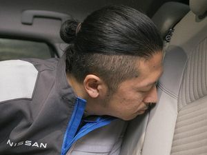 Ini Dia Insinyur Nissan yang Tugasnya Hanya Mencium Bau Kabin Mobil Baru