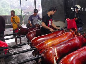 Keren! Petani Cabai Ini Sekarang Sukses Jadi Bos Babi Guling