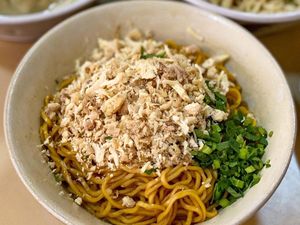 Raos Pisan! 5 Kuliner Enak yang Ngumpet dalam Gang di Bandung Raos Pisan! 5 Kuliner Enak yang Ngumpet dalam Gang di Bandung