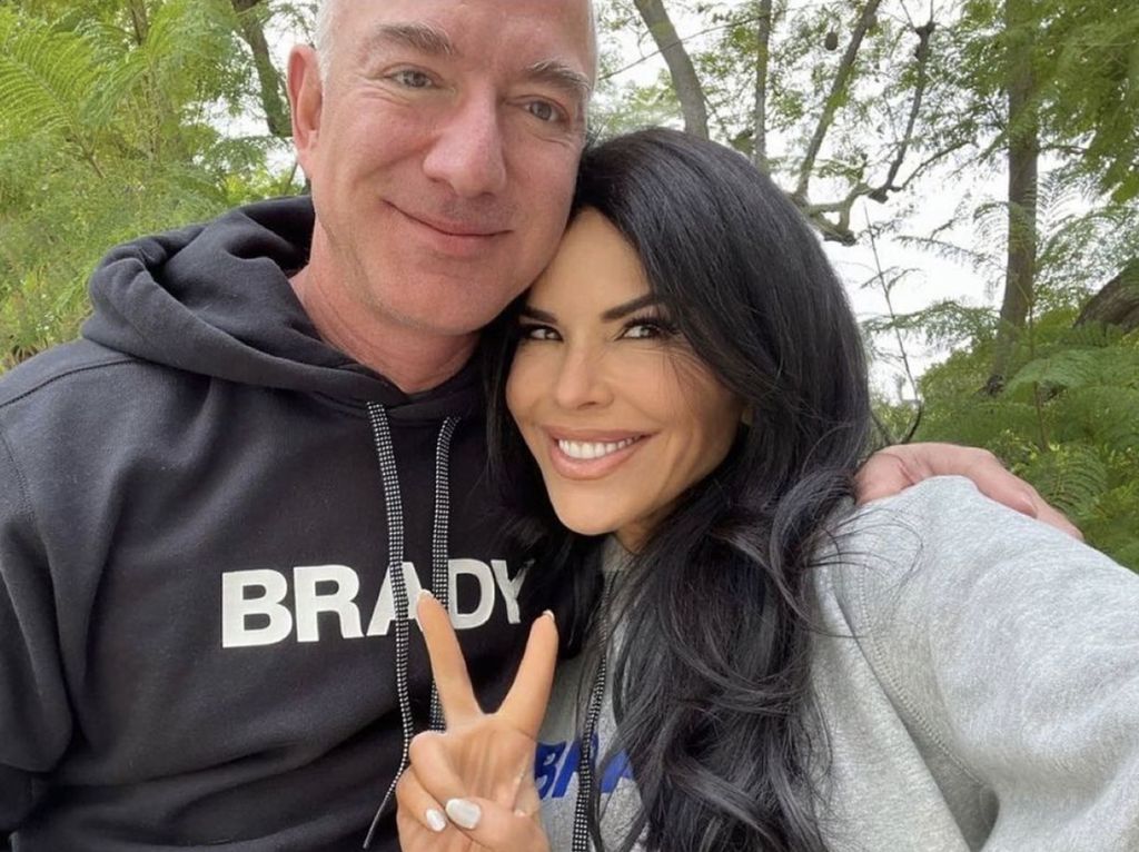 Berapa Kekayaan Pacar Jeff Bezos, Lauren Sanchez? Berapa Kekayaan Pacar Jeff Bezos, Lauren Sanchez?