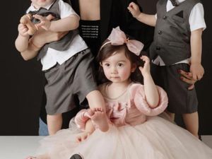 Foto Artis China Jadi Kontroversi, Punya 3 Anak Lewat Bayi Tabung Tanpa Suami