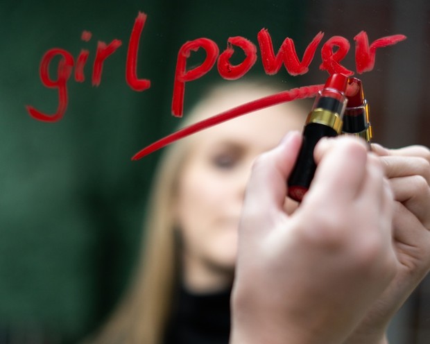 Lipstik simbol emansipasi wanita/Foto: Pexels.com/cottonbro Fakta dan sejarah lipstik dari zaman ke zaman