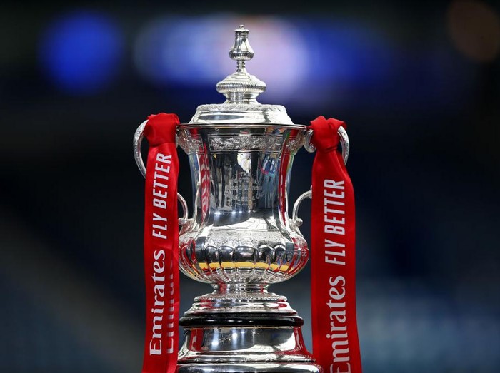 LEICESTER, ENGLAND - MARCH 21: A detailed view of the Emirates FA Cup Trophy is seen prior to the Emirates FA Cup Quarter Final  match between Leicester City and Manchester United at The King Power Stadium on March 21, 2021 in Leicester, England. Sporting stadiums around the UK remain under strict restrictions due to the Coronavirus Pandemic as Government social distancing laws prohibit fans inside venues resulting in games being played behind closed doors.  (Photo by Alex Pantling/Getty Images)