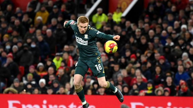 MANCHESTER, ENGLAND - FEBRUARY 04:  Duncan Watmore of Middlesbrough controls the ball before team mate Matt Crooks scores during the Emirates FA Cup Fourth Round match between Manchester United and Middlesbrough at Old Trafford on February 04, 2022 in Manchester, England. (Photo by Clive Mason/Getty Images)