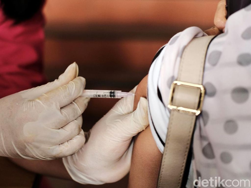 Batas Usia Vaksin COVID-19 dan Booster Itu Berapa Sih? Ini Jawabannya
