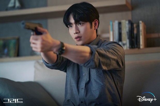 Potret Seo Kang Joon di drama Grid/ Foto: instagram.com/disneypluskr Potret Seo Kang Joon di drama Grid