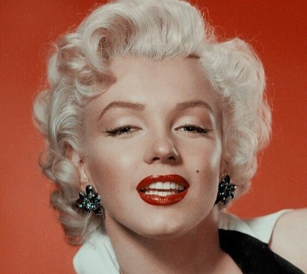 Tren lipstik ala Marilyn Monroe/Foto: Pinterest.com/carlos pampanini Fakta dan sejarah lipstik dari zaman ke zaman