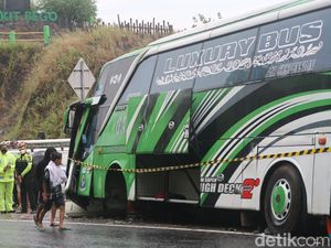 Update Kecelakaan Bus Wisata di Imogiri: 13 Penumpang Tewas! Update Kecelakaan Bus Wisata di Imogiri: 13 Penumpang Tewas!