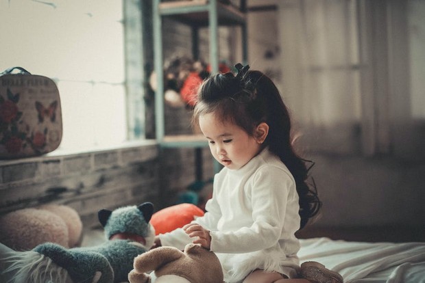 Ciri bayi cerdas, salah satunya suka menyendiri/Foto: pexels.com/Kha Ruxury