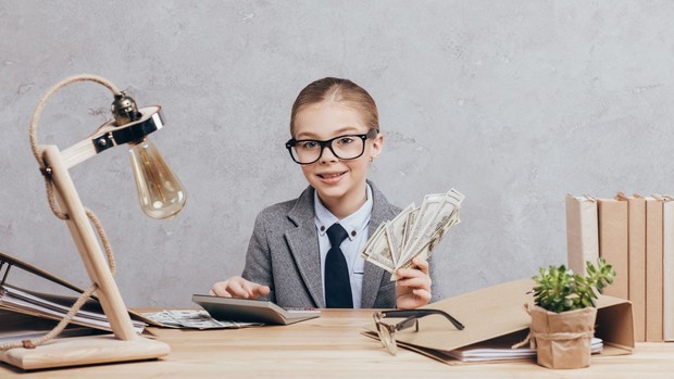 Ilustrasi Mengelola Keuangan/ Foto: Canva/LightFieldStudios