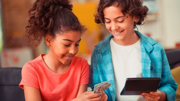 Ilustrasi Mengelola Keuangan/ Foto: Canva/Zinkevych