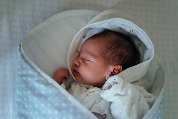Jangan terlalu cemas jika anak sulit tidur, bisa jadi salah satu tanda si kecil anak yang cerdas/Foto: pexels.com/Marcin Jozwiak