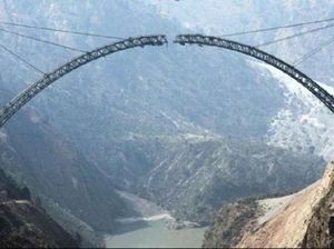 Konon Jembatan Kereta Api Ini Lebih Tinggi dari Menara Eiffel