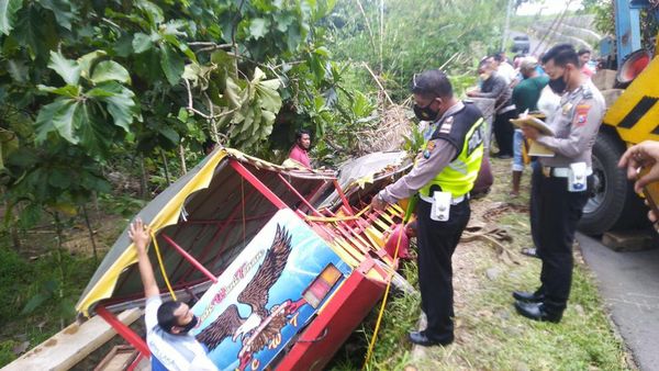 Kereta Kelinci Nyungsep di Madiun, Tewaskan Nenek dan Cucu