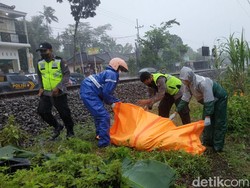 Pemotor di Blitar Tewas Tertabrak KA, Tubuhnya Terlempar 20 Meter