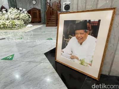 Masjid Attaqwa Sriwijaya Bersiap Sambut Jenazah Mertua Sandiaga