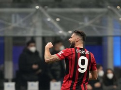 Giroud pun menandai Derby Milan pertamanya dengan mantap.