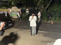 Duka Sandiaga Melepas Ayahanda Mertua
