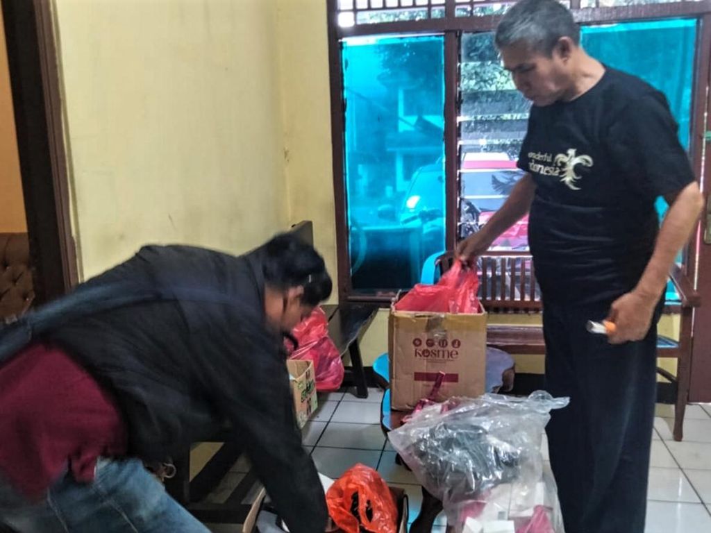 Perampok Toko Kosmetik Ditangkap, Polisi Sita Alat Kecantikan Perampok Toko Kosmetik Ditangkap, Polisi Sita Alat Kecantikan